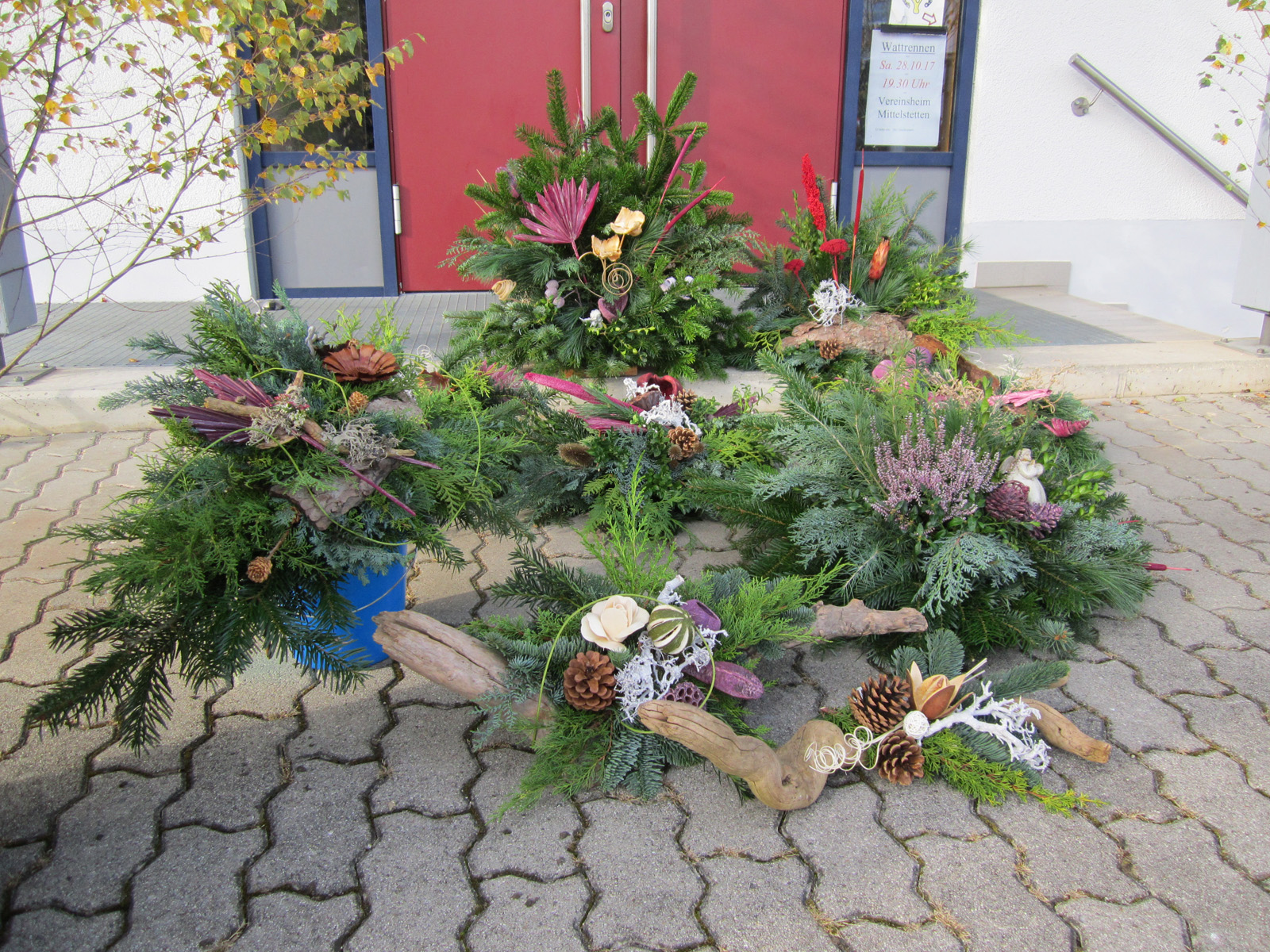 Basteln von Allerheiligengestecken(1)
